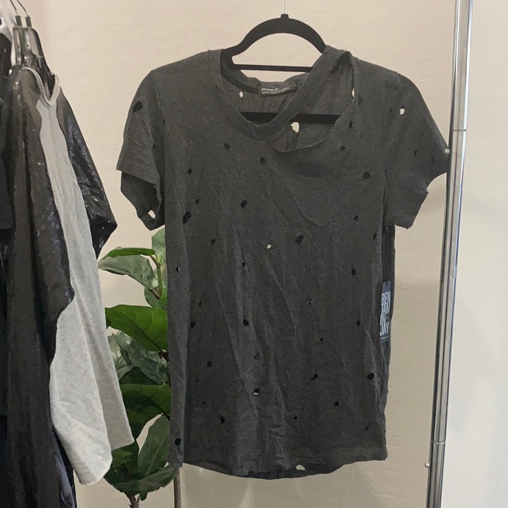 BENJAMIN JAY ALICE DISTRESSED TEE